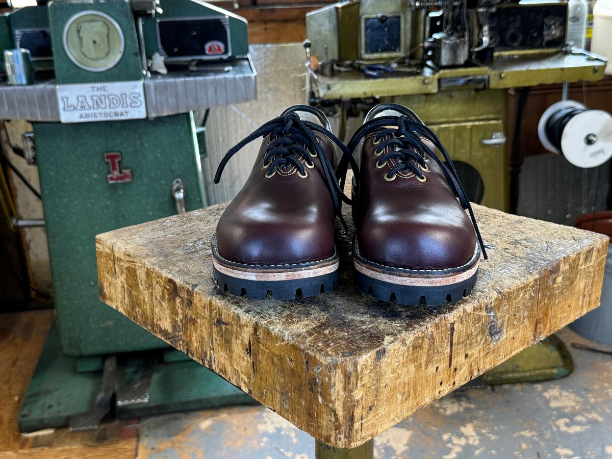 Photo by limmer_zeta on October 1, 2024 of the Peter Limmer & Sons Whole Cut Center Tie in Seidel Oxblood Double Shot.