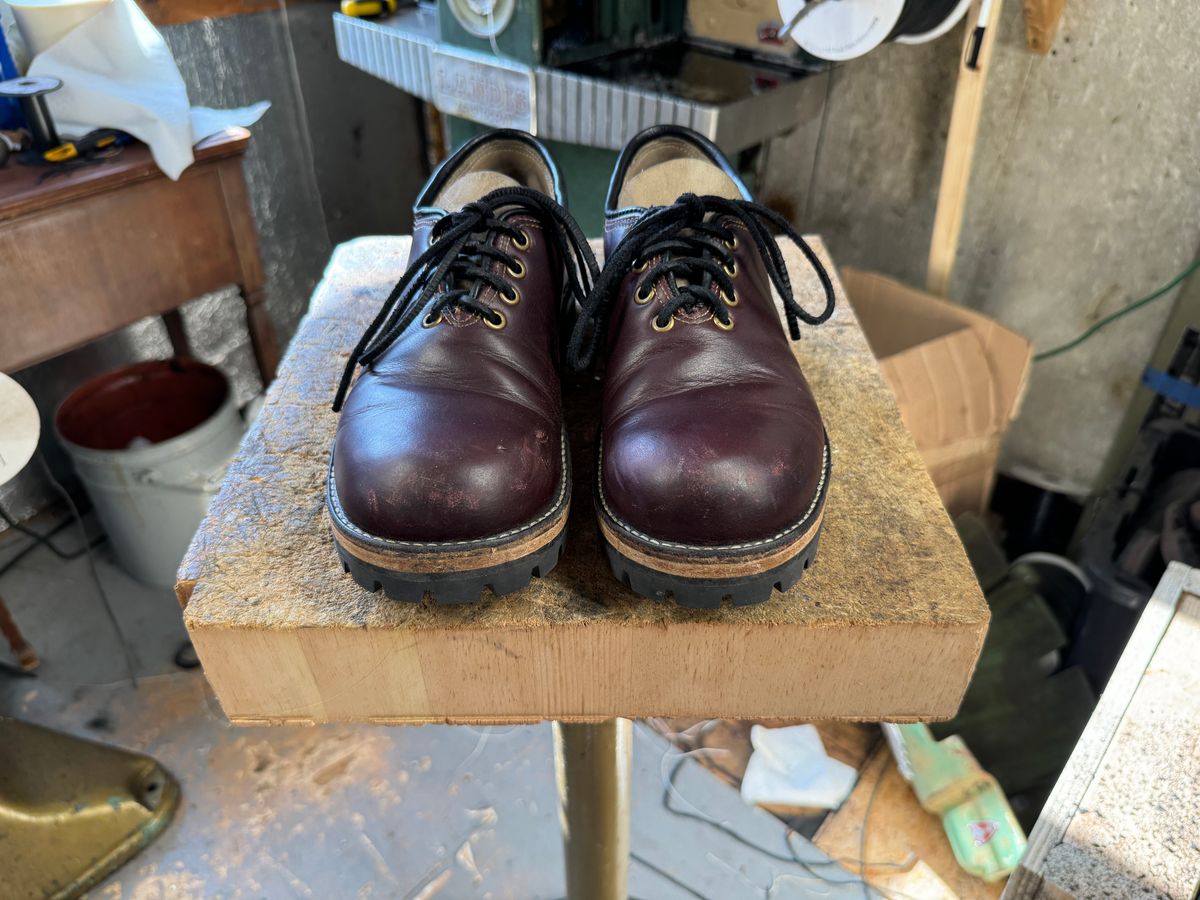 Photo by limmer_zeta on November 3, 2024 of the Peter Limmer & Sons Whole Cut Center Tie in Seidel Oxblood Double Shot.