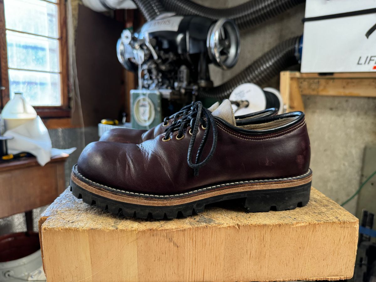 Photo by limmer_zeta on November 3, 2024 of the Peter Limmer & Sons Whole Cut Center Tie in Seidel Oxblood Double Shot.