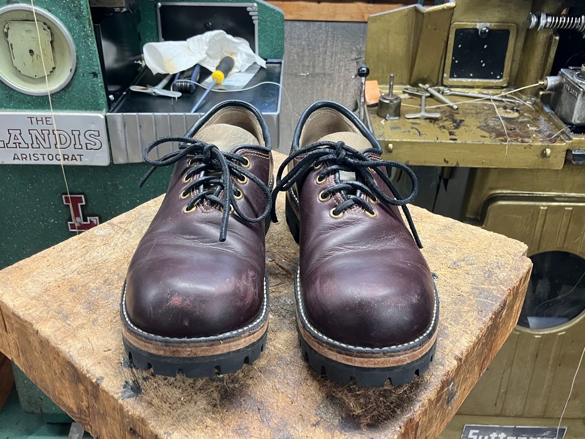 Photo by limmer_zeta on December 4, 2024 of the Peter Limmer & Sons Whole Cut Center Tie in Seidel Oxblood Double Shot.