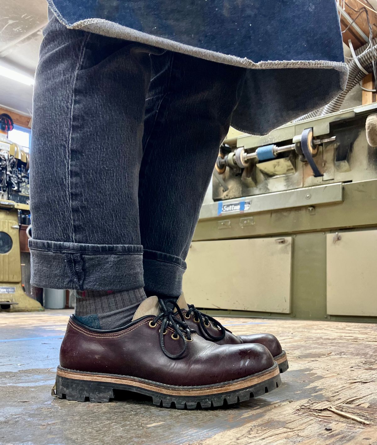 Photo by limmer_zeta on January 3, 2025 of the Peter Limmer & Sons Whole Cut Center Tie in Seidel Oxblood Double Shot.