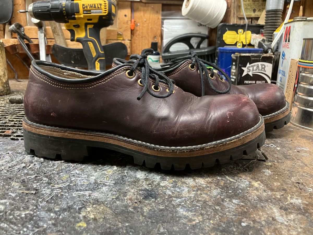 Photo by limmer_zeta on February 4, 2025 of the Peter Limmer & Sons Whole Cut Center Tie in Seidel Oxblood Double Shot.
