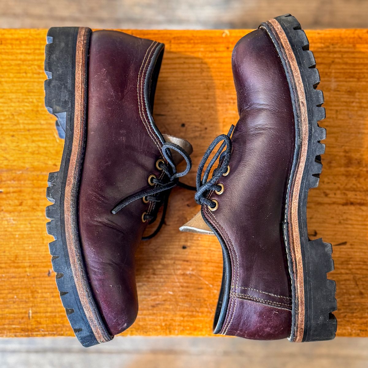 Photo by limmer_zeta on April 2, 2025 of the Peter Limmer & Sons Whole Cut Center Tie in Seidel Oxblood Double Shot.
