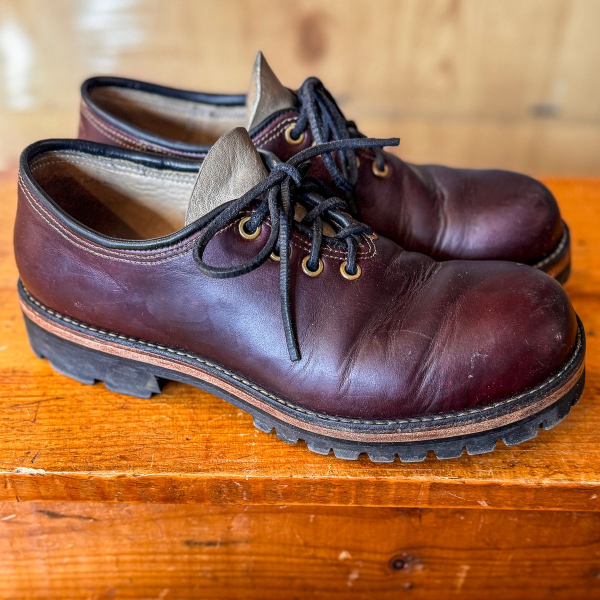 Photo by limmer_zeta on April 2, 2025 of the Peter Limmer & Sons Whole Cut Center Tie in Seidel Oxblood Double Shot.