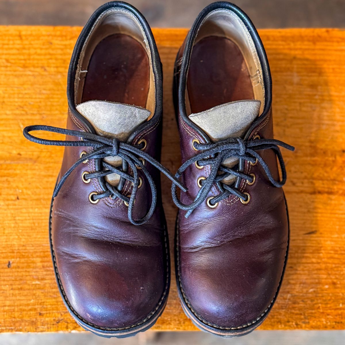 Photo by limmer_zeta on April 2, 2025 of the Peter Limmer & Sons Whole Cut Center Tie in Seidel Oxblood Double Shot.