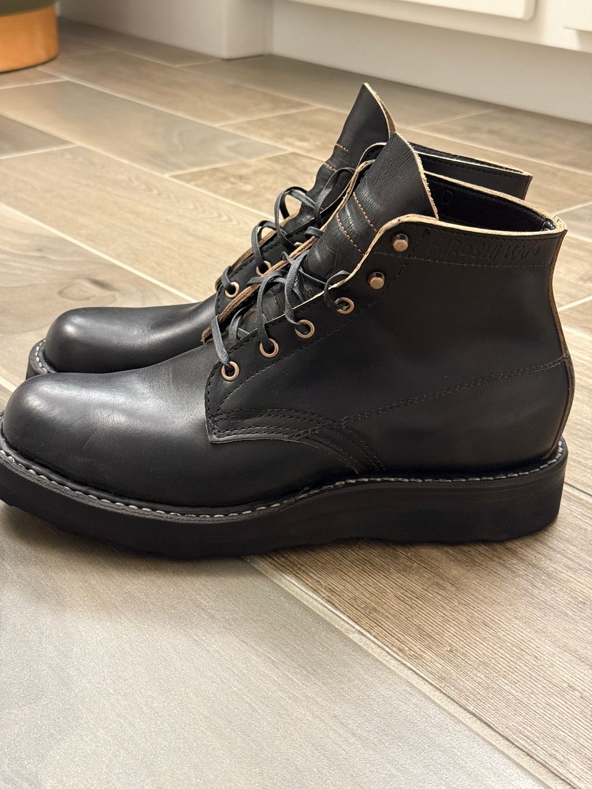 Photo by blove13 on November 2, 2025 of the White's Semi-Dress in Horween Black Teacore Chromexcel.