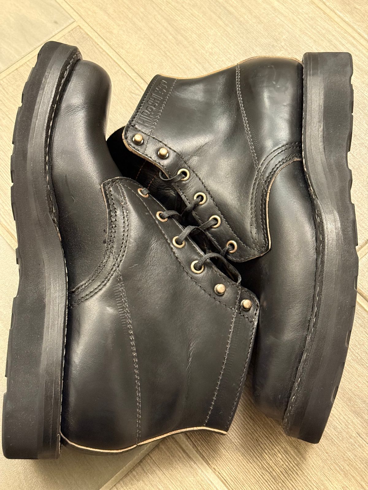 Photo by blove13 on November 2, 2025 of the White's Semi-Dress in Horween Black Teacore Chromexcel.