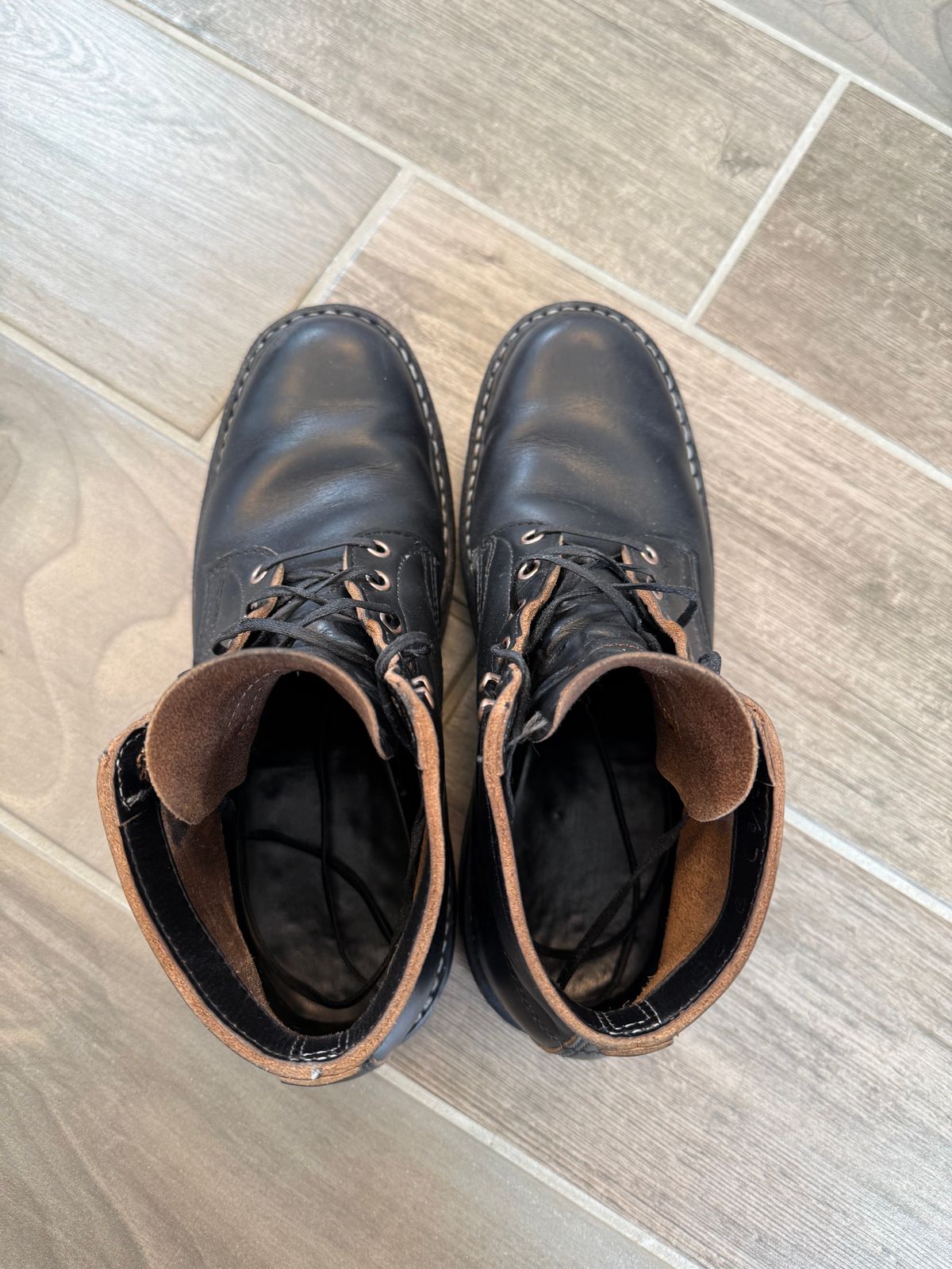 Photo by blove13 on December 5, 2025 of the White's Semi-Dress in Horween Black Teacore Chromexcel.