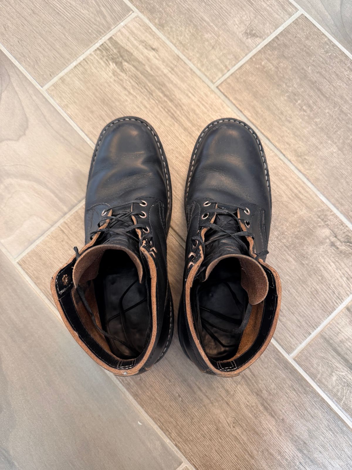 Photo by blove13 on January 5, 2026 of the White's Semi-Dress in Horween Black Teacore Chromexcel.