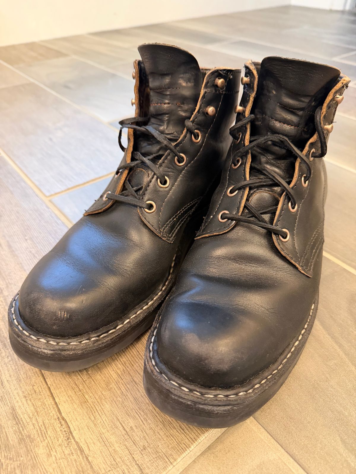 Photo by blove13 on February 5, 2026 of the White's Semi-Dress in Horween Black Teacore Chromexcel.