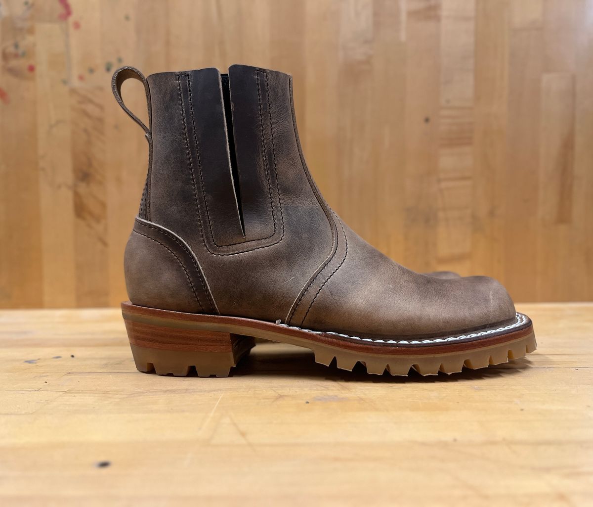 Photo by bamcg on September 30, 2025 of the Nicks Work Chelsea in Horween Predator Natural.