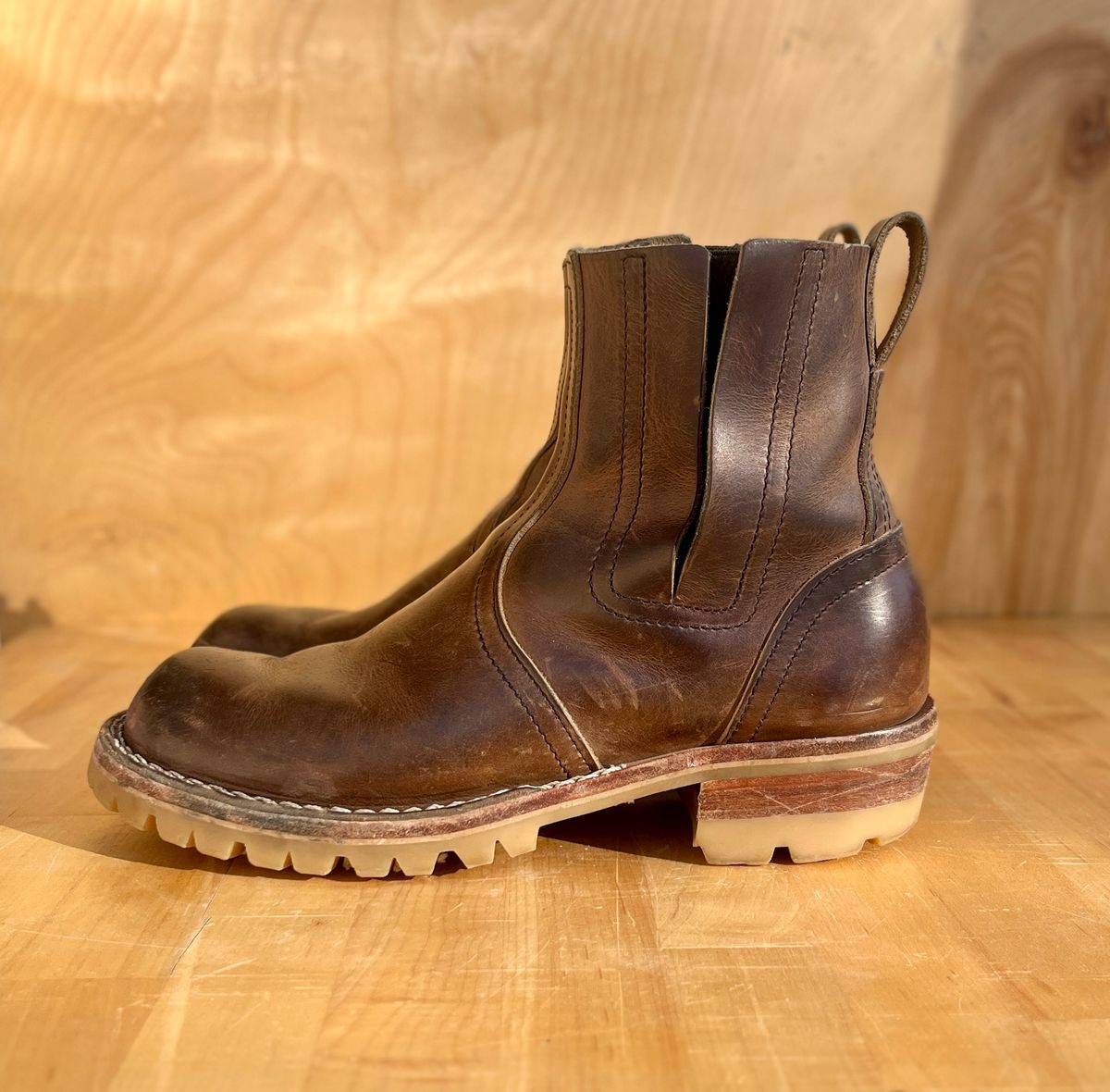 Photo by bamcg on January 4, 2026 of the Nicks Work Chelsea in Horween Predator Natural.