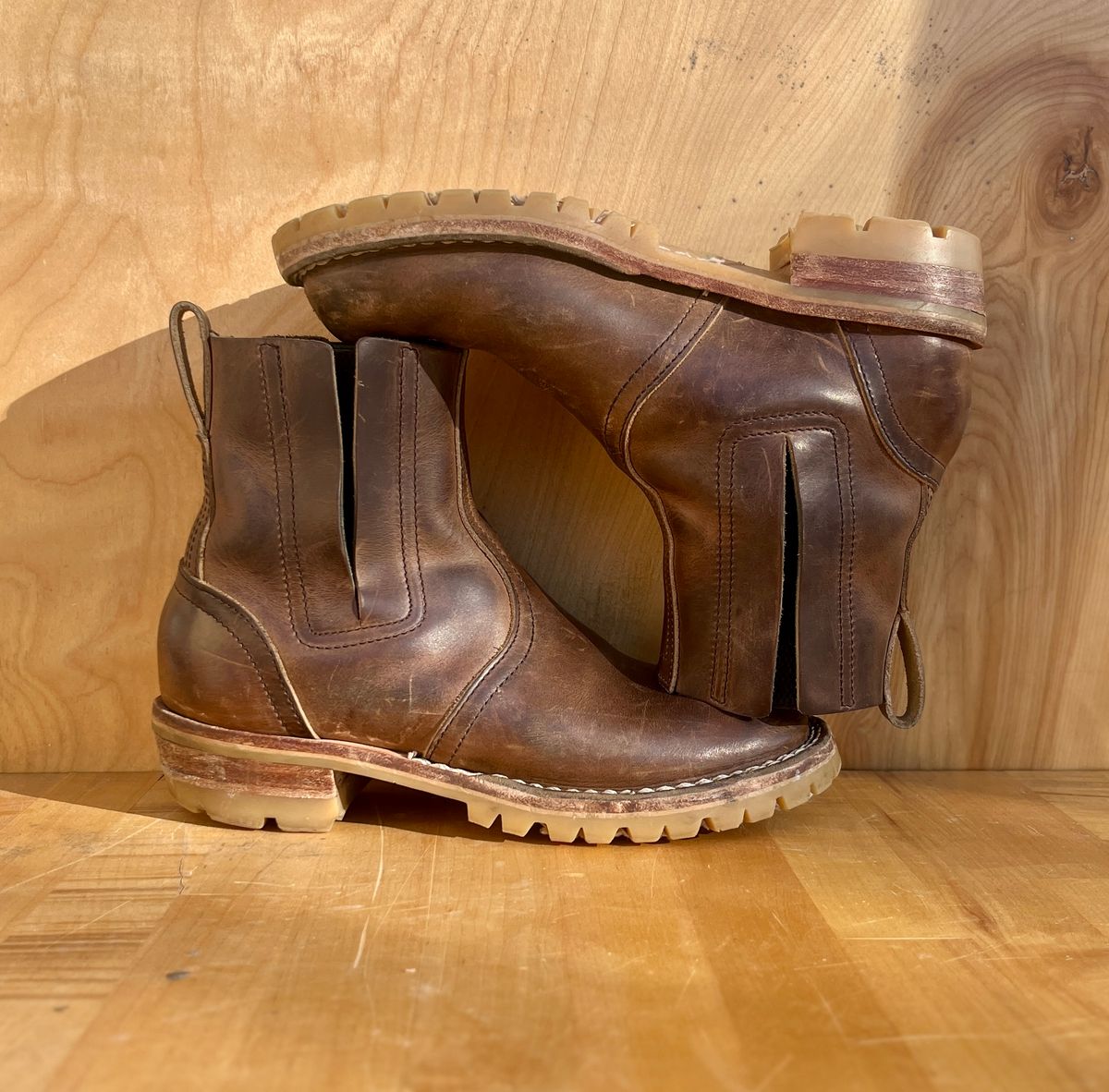 Photo by bamcg on January 4, 2026 of the Nicks Work Chelsea in Horween Predator Natural.