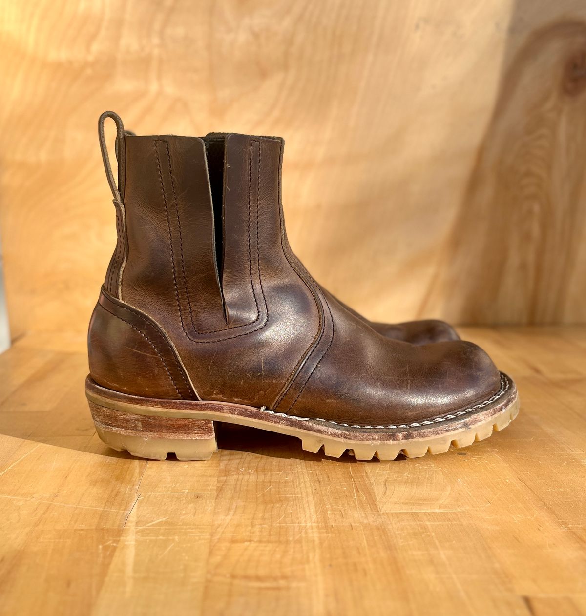Photo by bamcg on January 4, 2026 of the Nicks Work Chelsea in Horween Predator Natural.