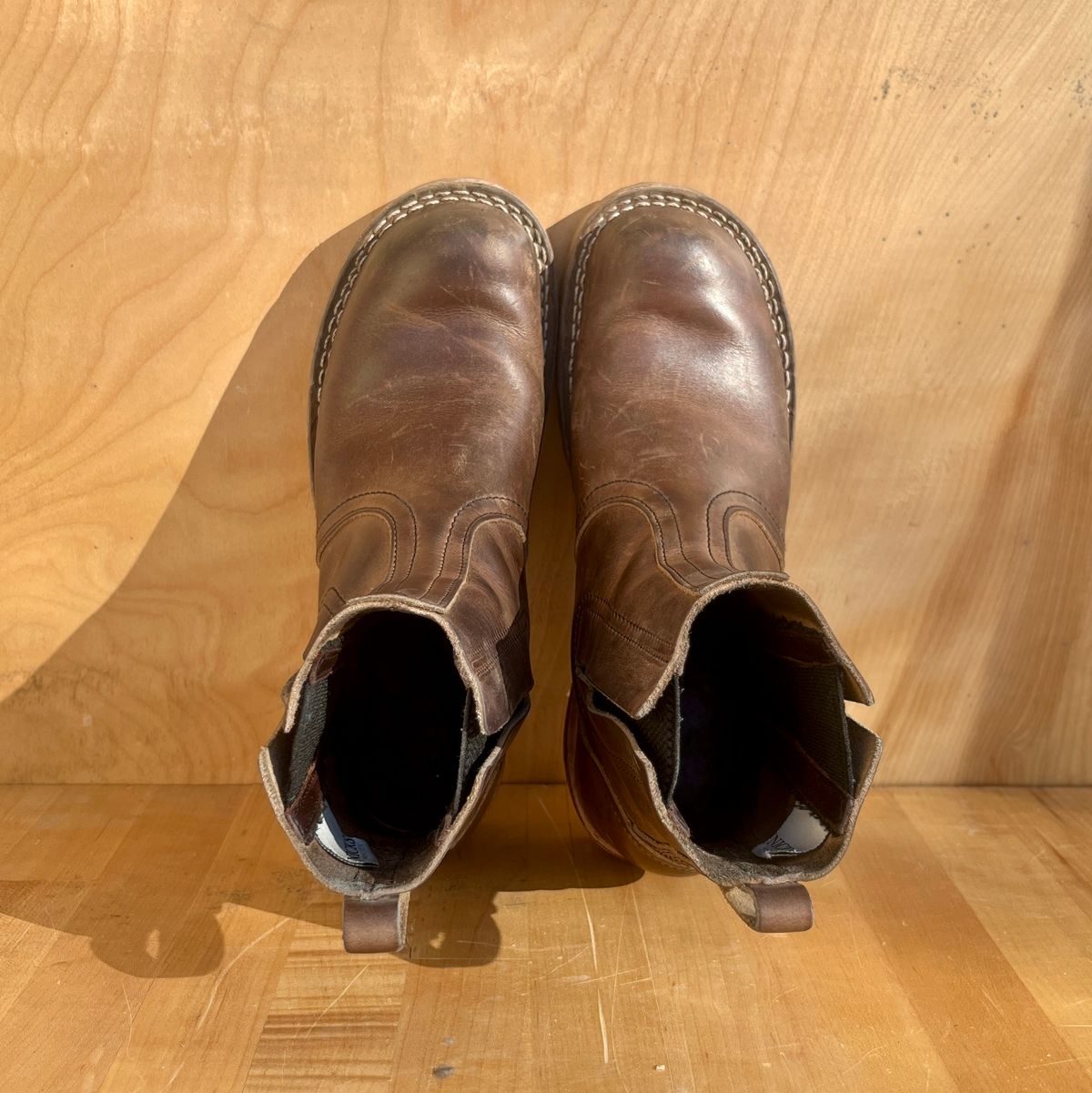 Photo by bamcg on January 4, 2026 of the Nicks Work Chelsea in Horween Predator Natural.
