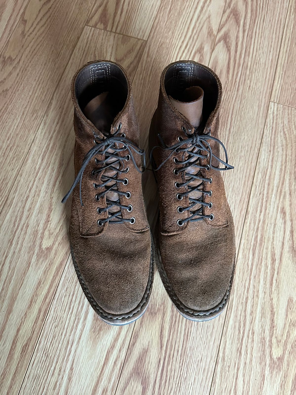 Photo by MidwestIsBest on April 5, 2025 of the White's MP-Sherman Plain Toe in Seidel Distressed Roughout.