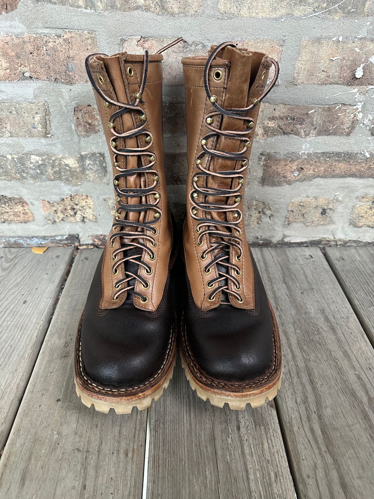 Photo by MidwestIsBest on November 5, 2025 of the White's Smokejumper in Horween Natural Chromexcel & Horween Dark Brown Waxed Flesh.