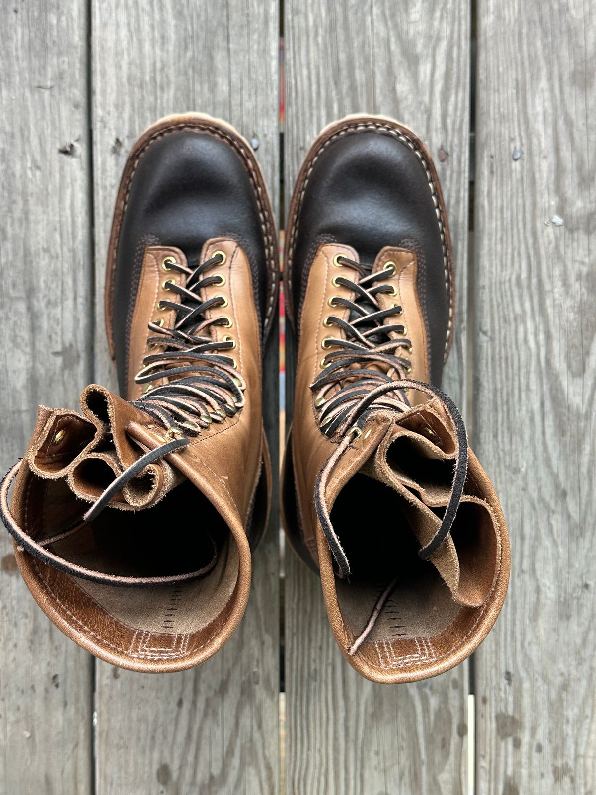 Photo by MidwestIsBest on November 5, 2025 of the White's Smokejumper in Horween Natural Chromexcel & Horween Dark Brown Waxed Flesh.