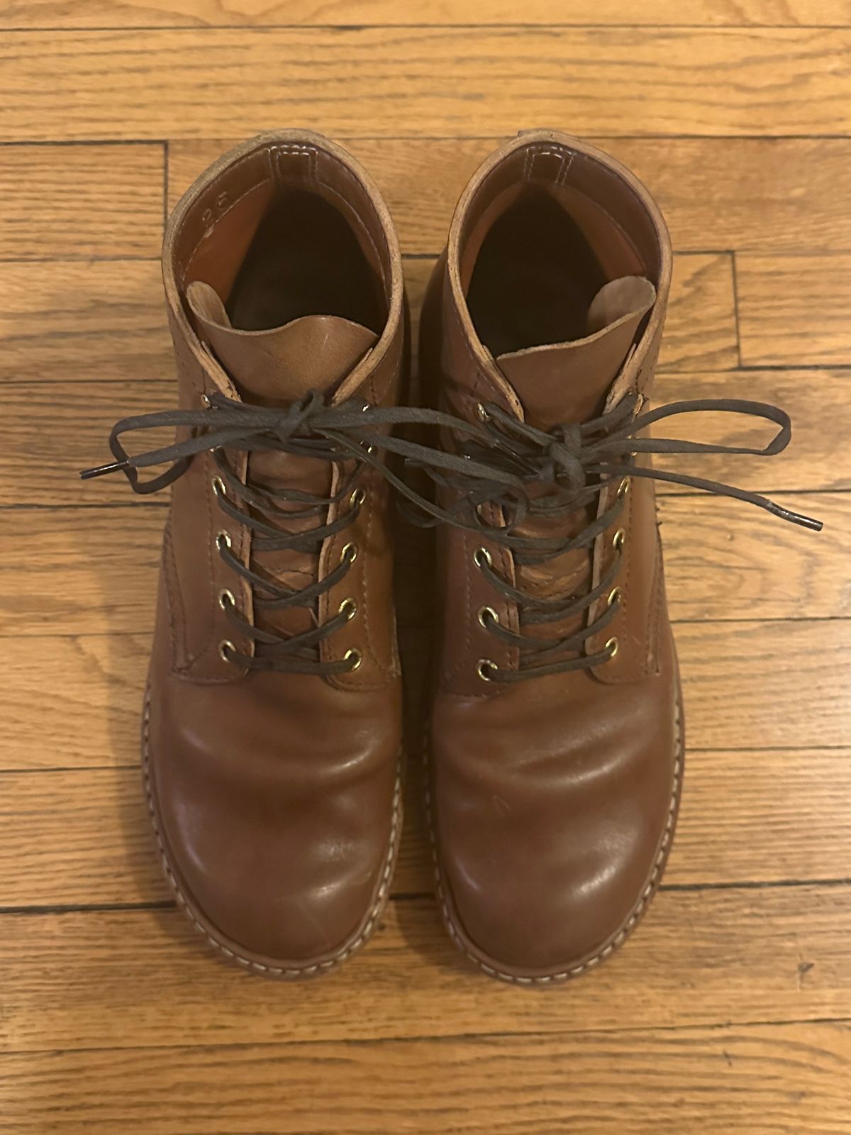 Photo by MidwestIsBest on January 6, 2026 of the White's Semi-Dress in Maryam Toscanello Horsebutt.