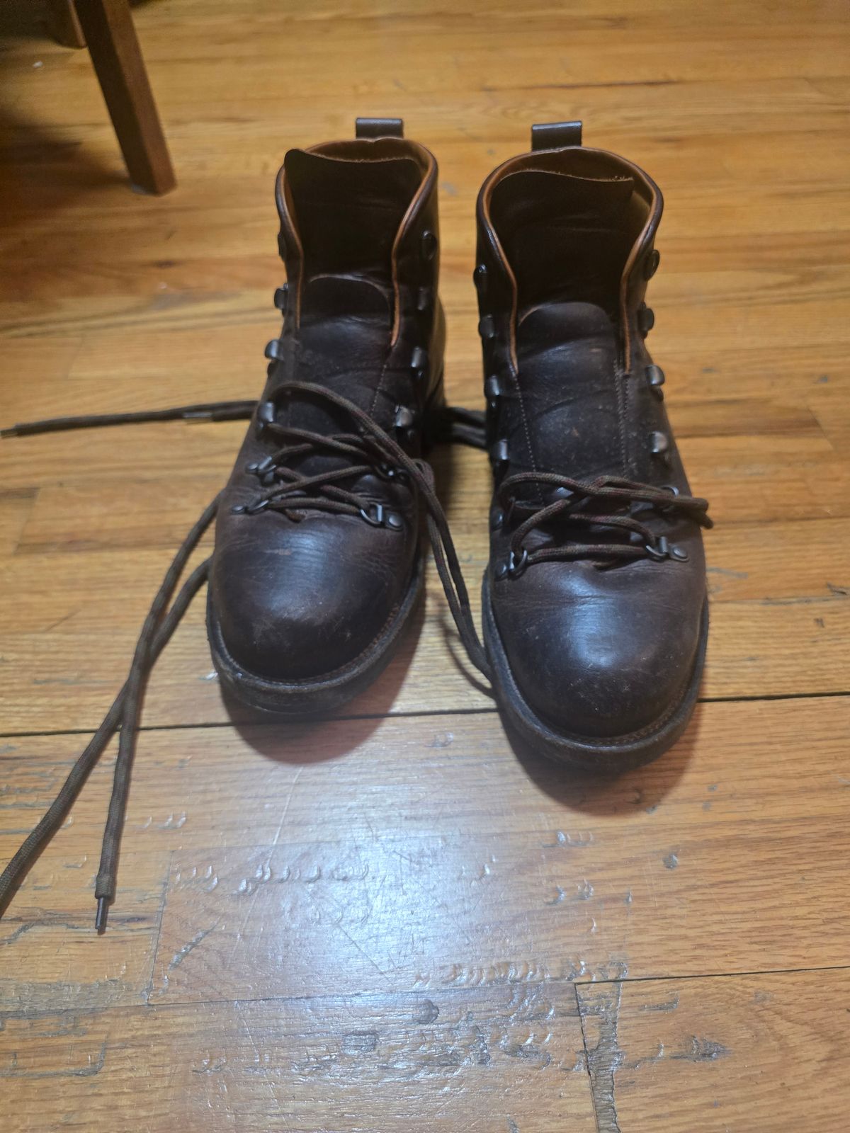 Photo by drb725 on December 6, 2025 of the Viberg Hiker in C.F. Stead Whiskey Phoenix.