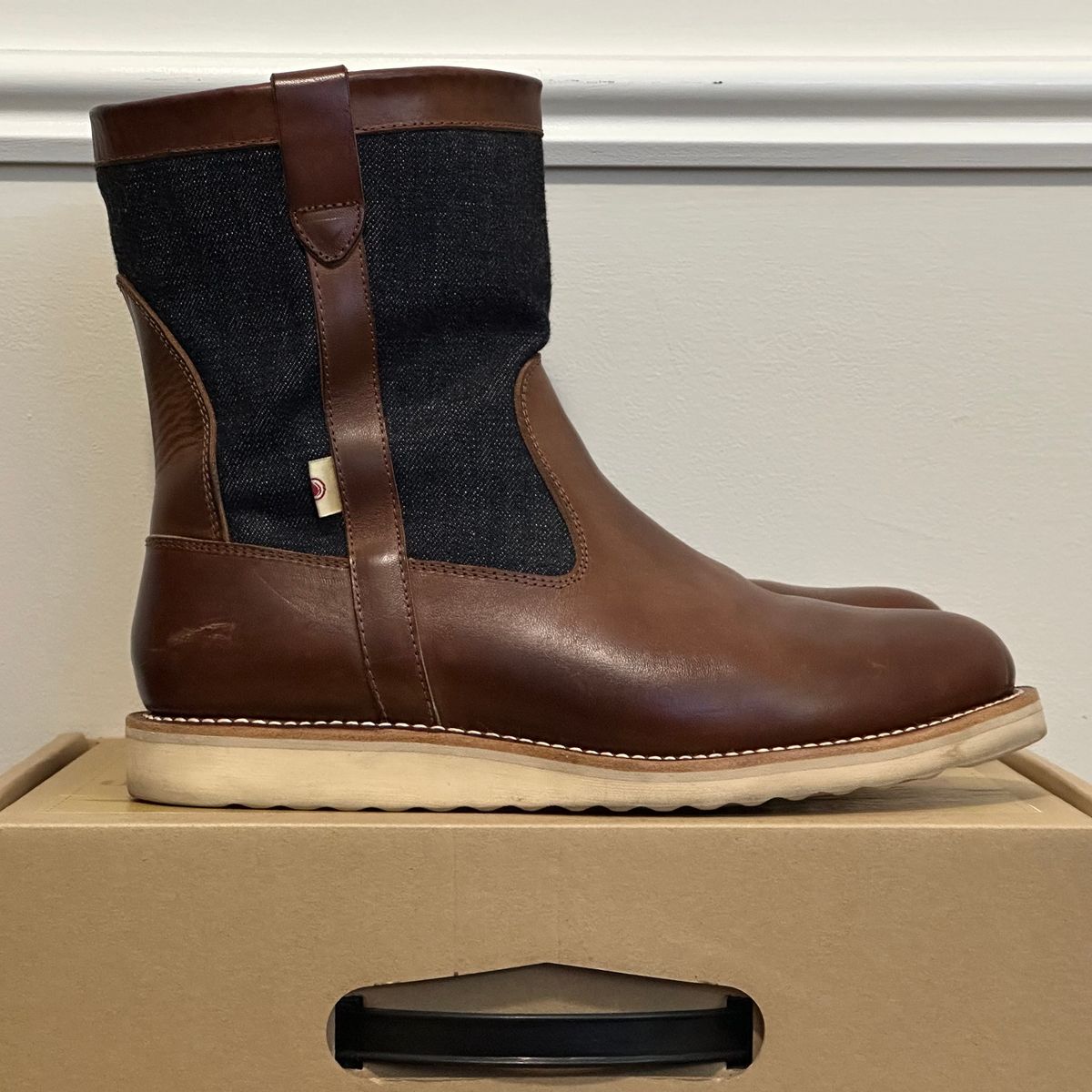 Photo by pMattp on December 2, 2024 of the Monad x Momotaro Farmer Boots in Tempesti Ambra Elbamatt Liscio.
