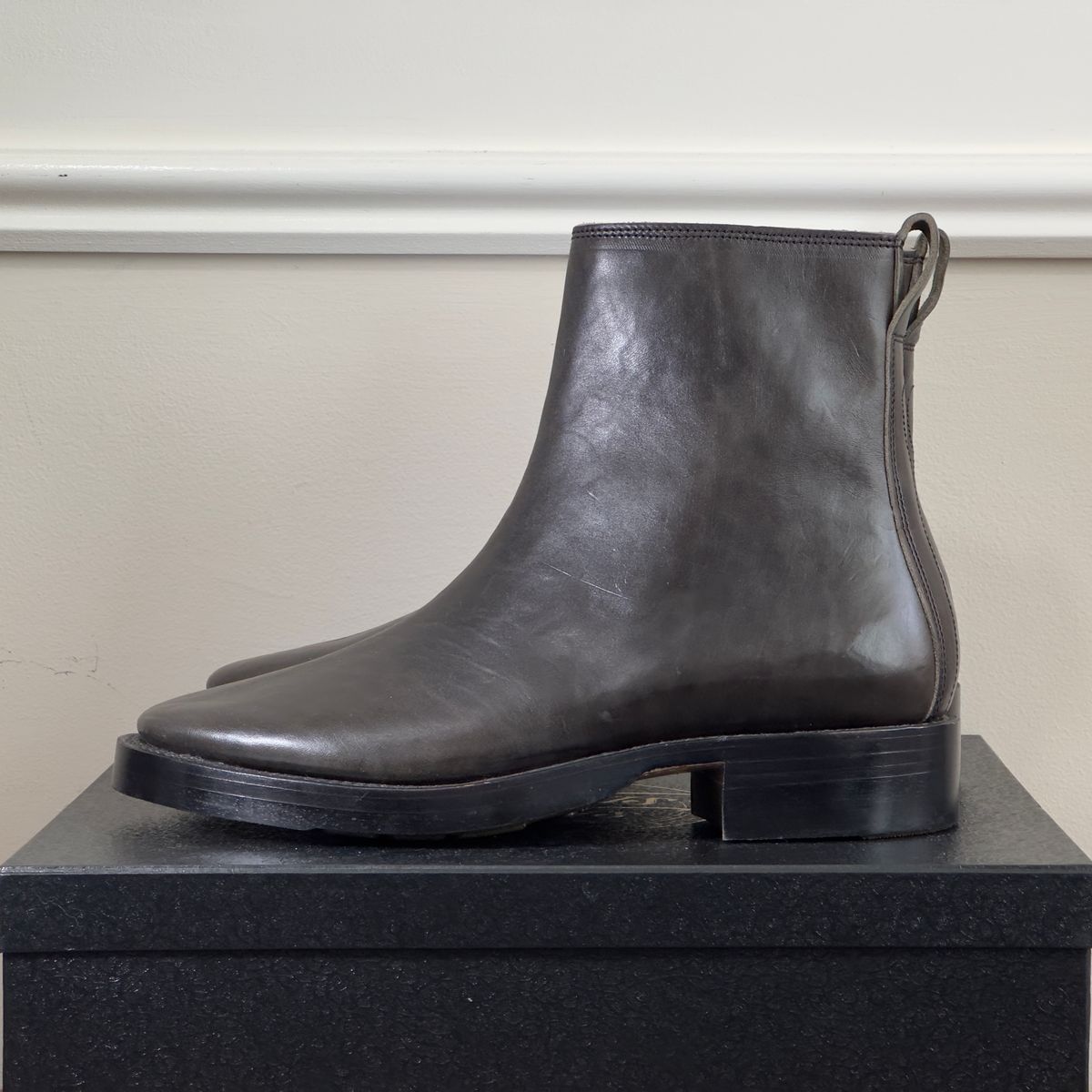 Photo by pMattp on October 1, 2024 of the Fortis Boots Antasena in Maryam Asfalto Horsebutt.