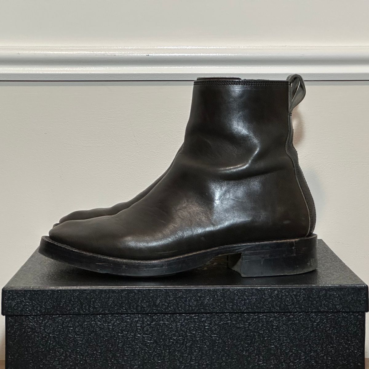 Photo by pMattp on November 4, 2024 of the Fortis Boots Antasena in Maryam Asfalto Horsebutt.