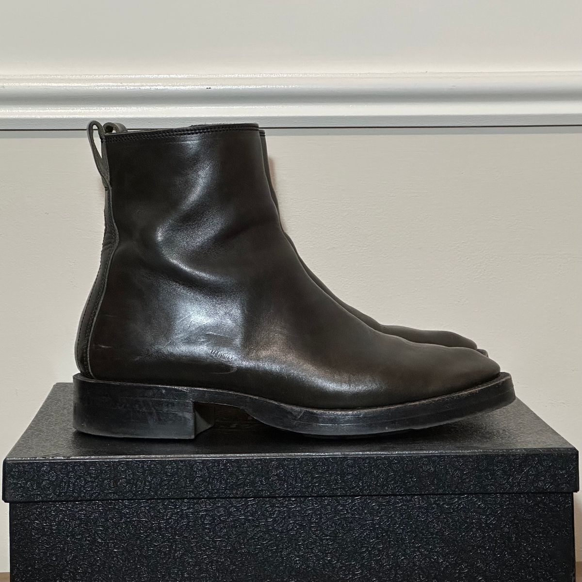 Photo by pMattp on November 4, 2024 of the Fortis Boots Antasena in Maryam Asfalto Horsebutt.