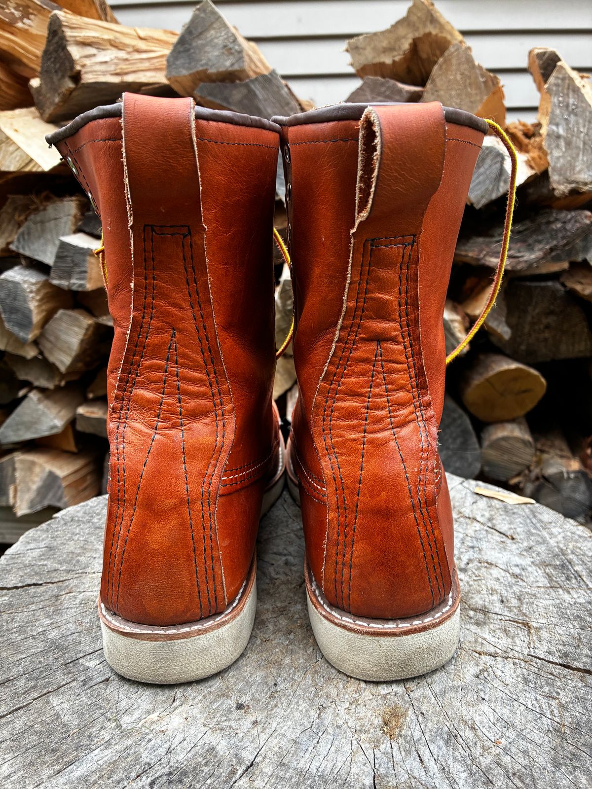 Photo by RedWingUser_05 on November 5, 2025 of the Red Wing 877 in S.B. Foot Oro Legacy.