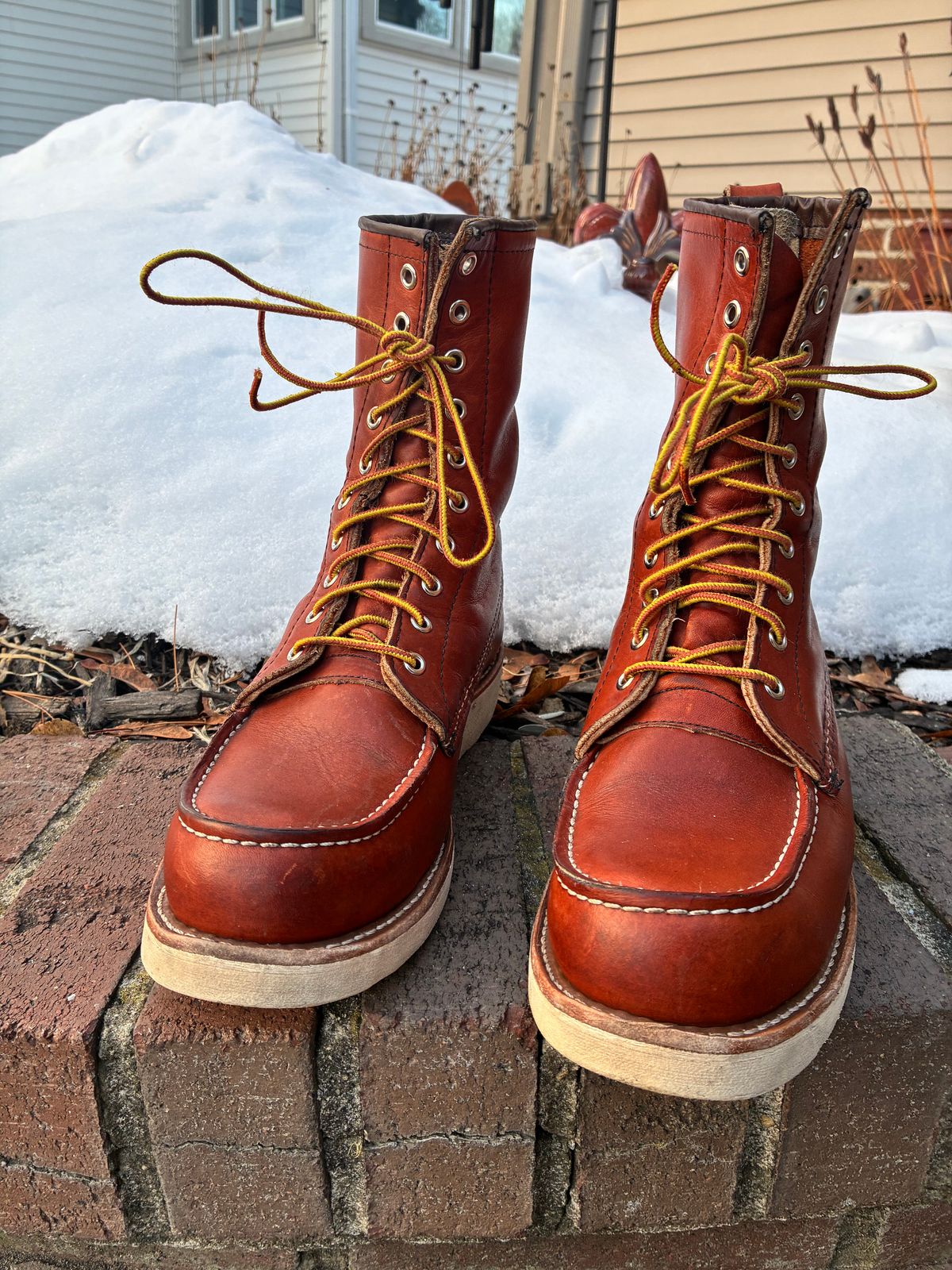 Photo by RedWingUser_05 on February 5, 2026 of the Red Wing 877 in S.B. Foot Oro Legacy.