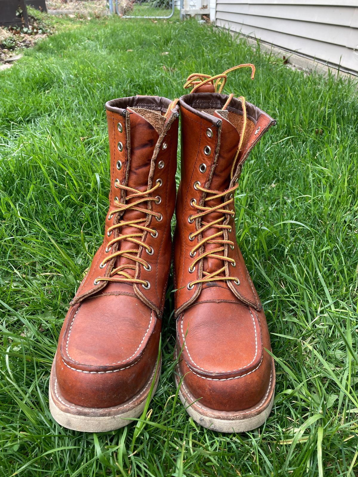 Photo by RedWingUser_05 on April 5, 2026 of the Red Wing 877 in S.B. Foot Oro Legacy.