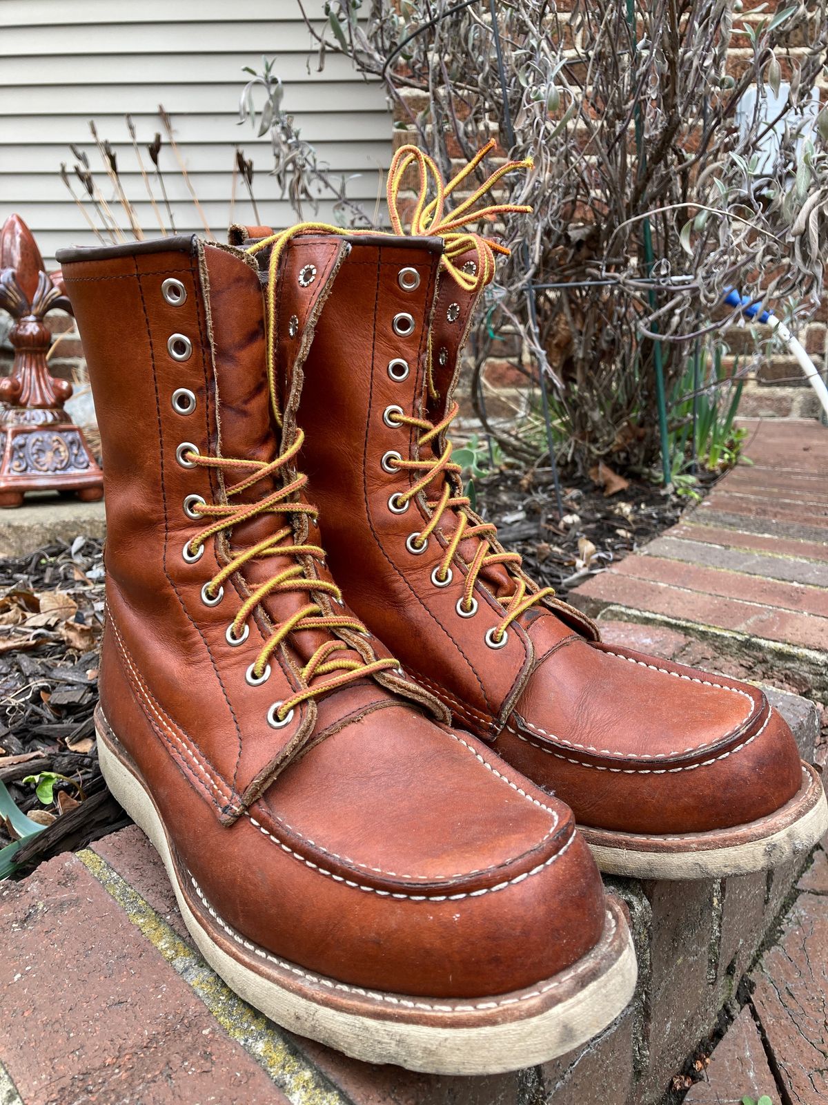 Photo by RedWingUser_05 on April 5, 2026 of the Red Wing 877 in S.B. Foot Oro Legacy.