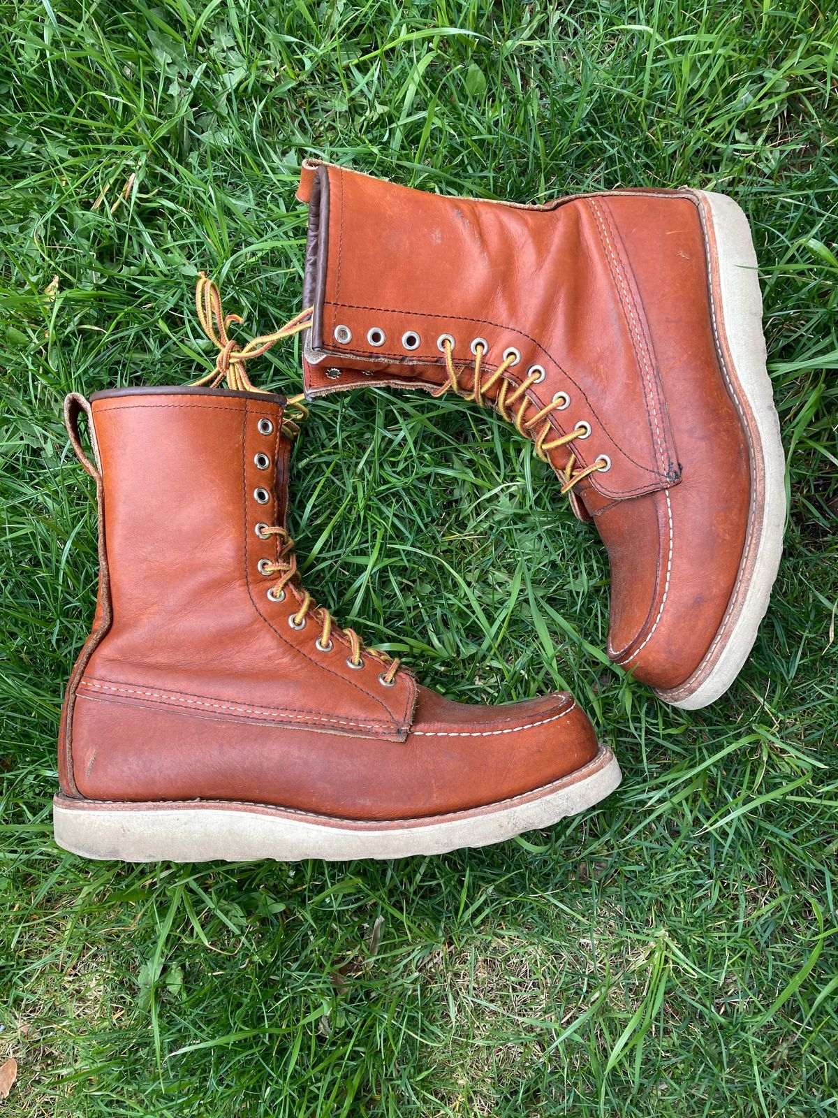 Photo by RedWingUser_05 on April 5, 2026 of the Red Wing 877 in S.B. Foot Oro Legacy.