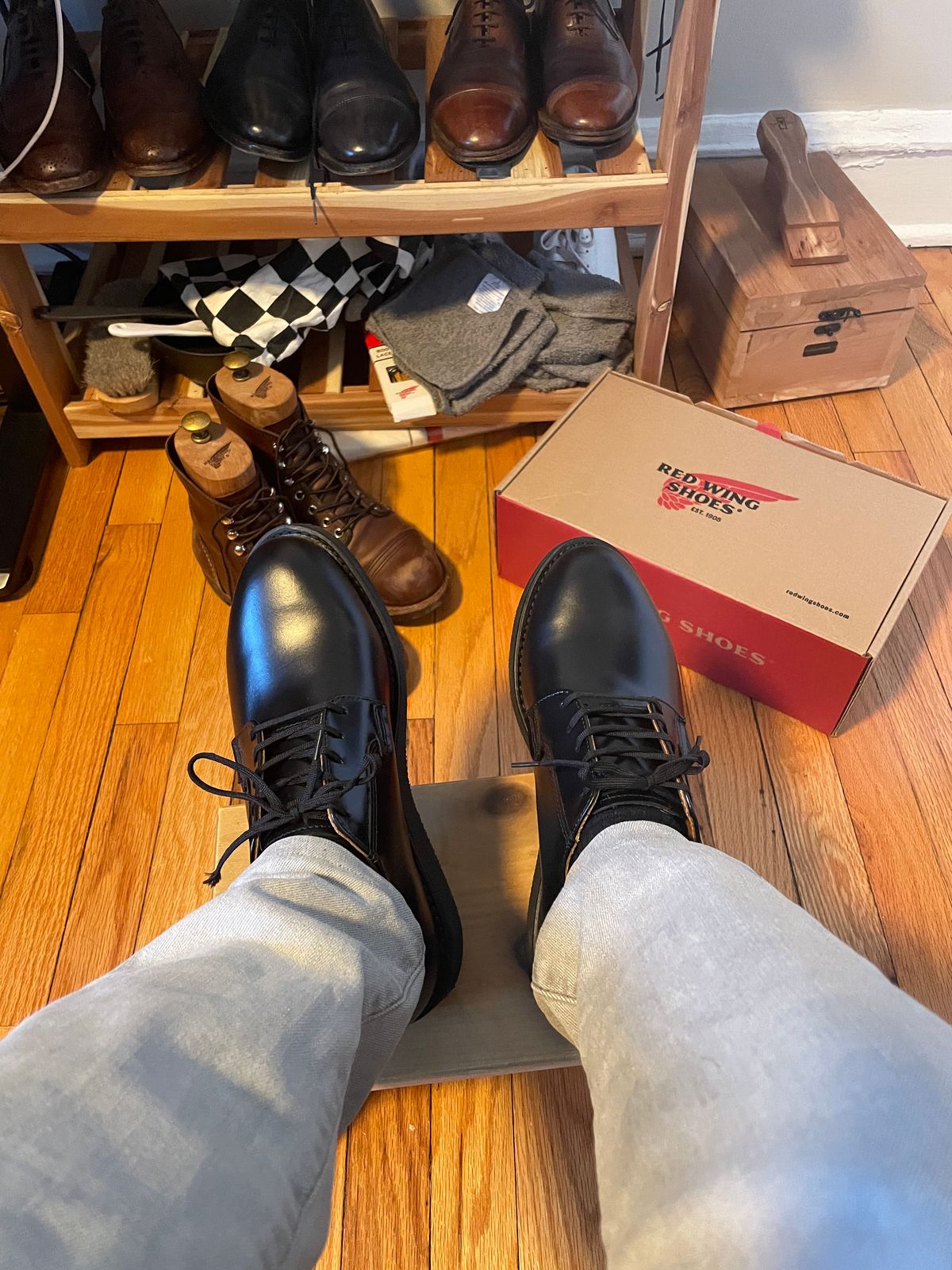 Photo by Kazukifilm1993 on March 8, 2026 of the Red Wing Postman Oxford 101 in Chaparral Leather.