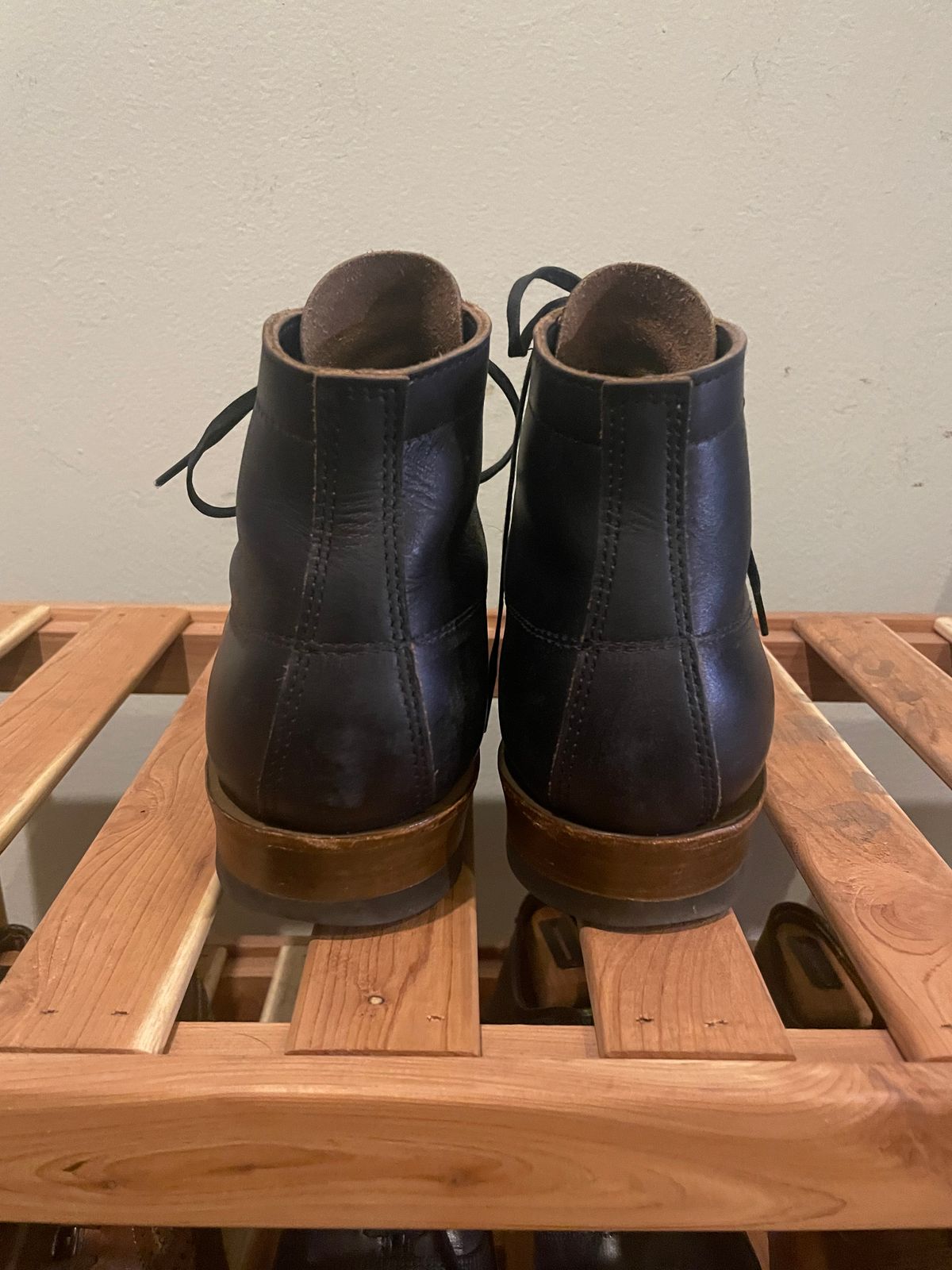 Photo by Kacchan0611 on November 2, 2025 of the White's Semi-Dress in Seidel Black Double Shot.