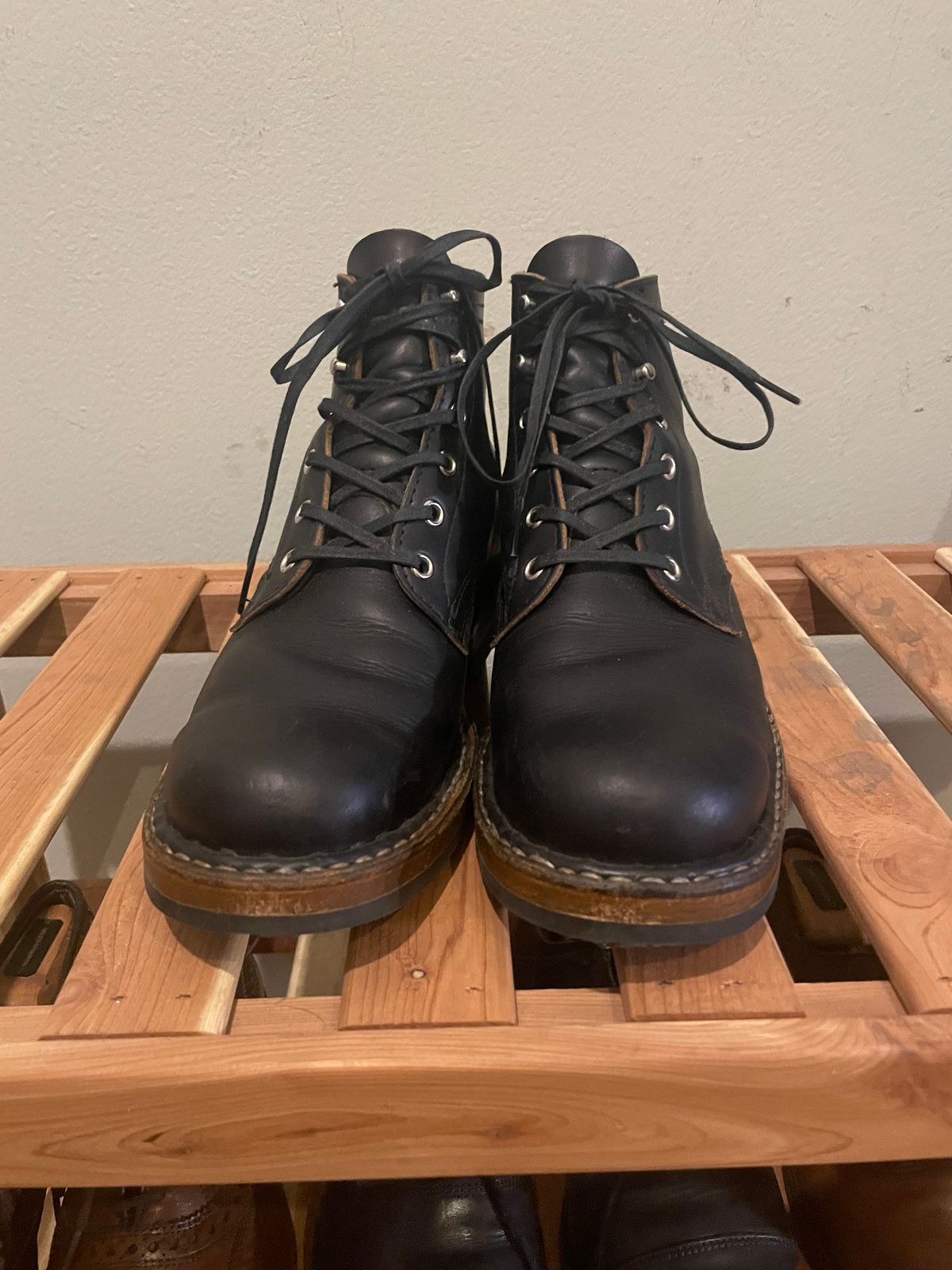 Photo by Kacchan0611 on November 2, 2025 of the White's Semi-Dress in Seidel Black Double Shot.