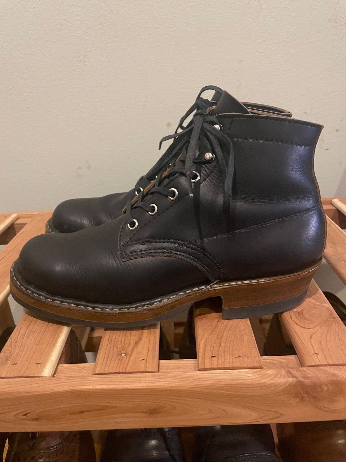 Photo by Kacchan0611 on November 2, 2025 of the White's Semi-Dress in Seidel Black Double Shot.