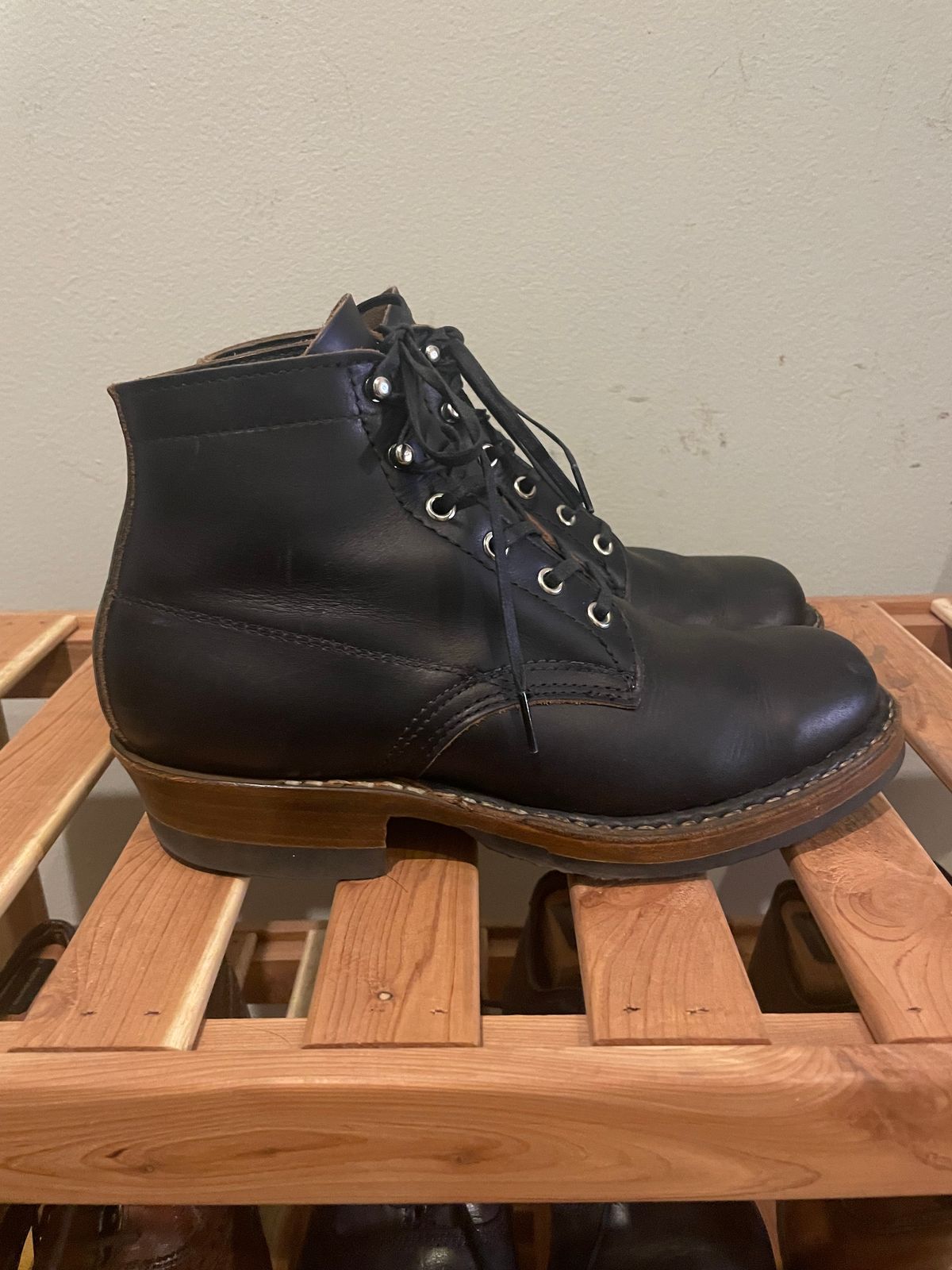 Photo by Kacchan0611 on November 2, 2025 of the White's Semi-Dress in Seidel Black Double Shot.