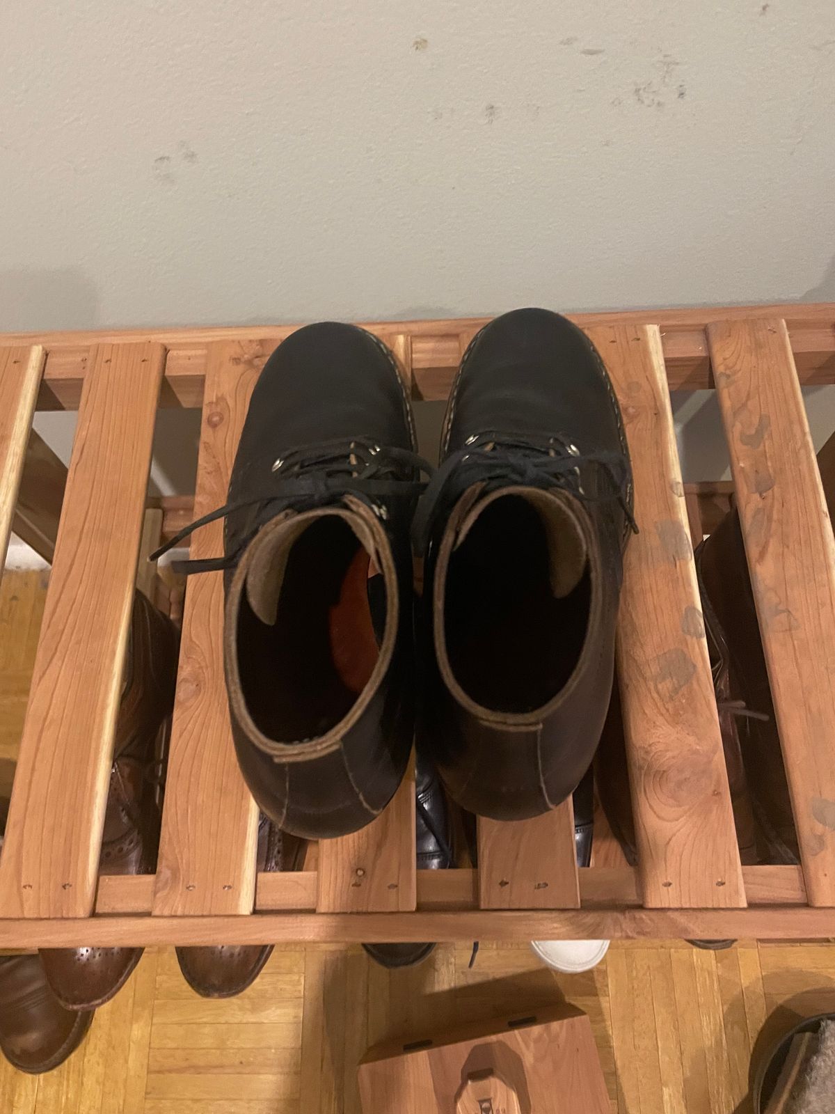 Photo by Kacchan0611 on November 2, 2025 of the White's Semi-Dress in Seidel Black Double Shot.