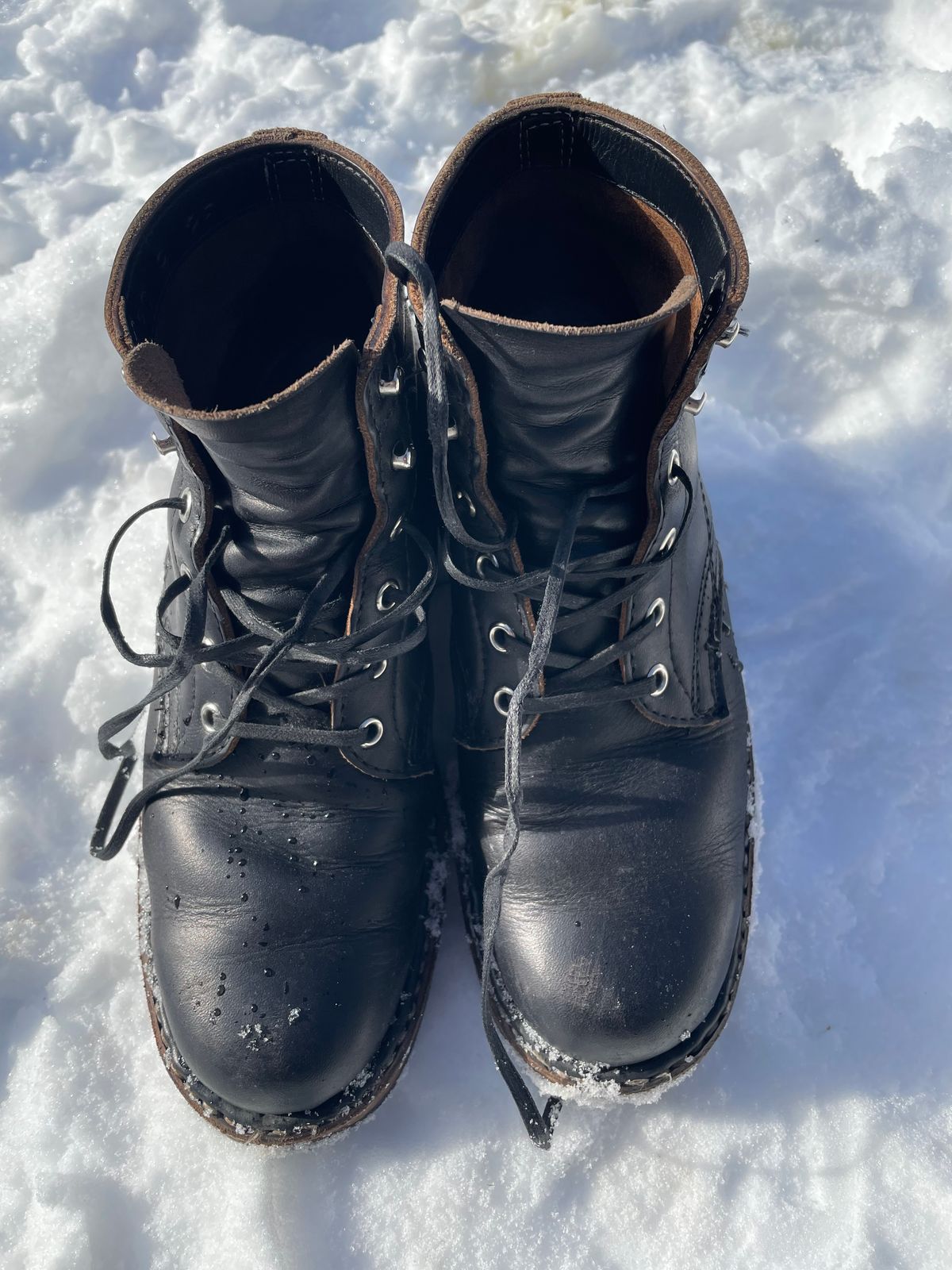 Photo by Kacchan0611 on December 5, 2025 of the White's Semi-Dress in Seidel Black Double Shot.