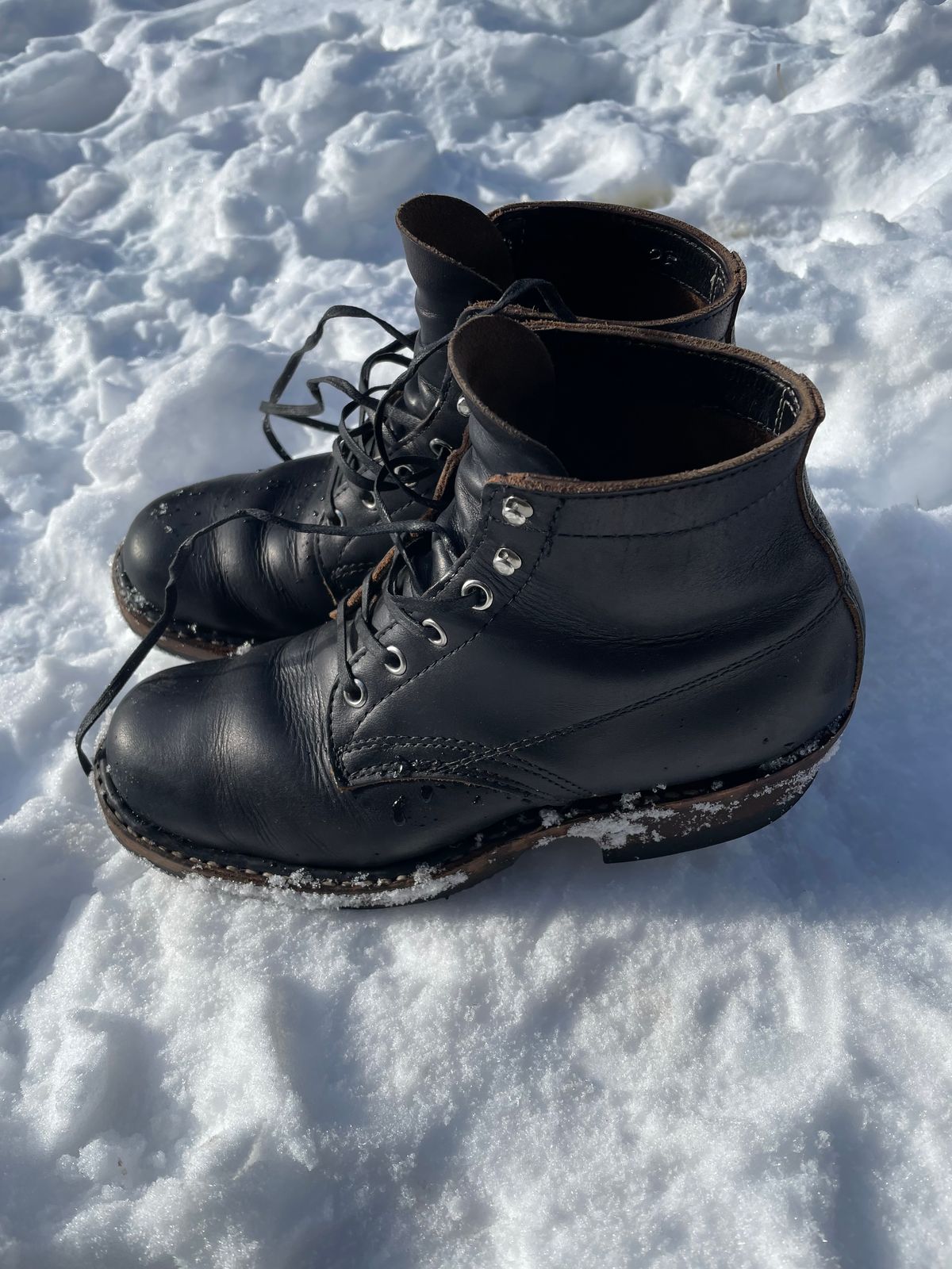 Photo by Kacchan0611 on December 5, 2025 of the White's Semi-Dress in Seidel Black Double Shot.