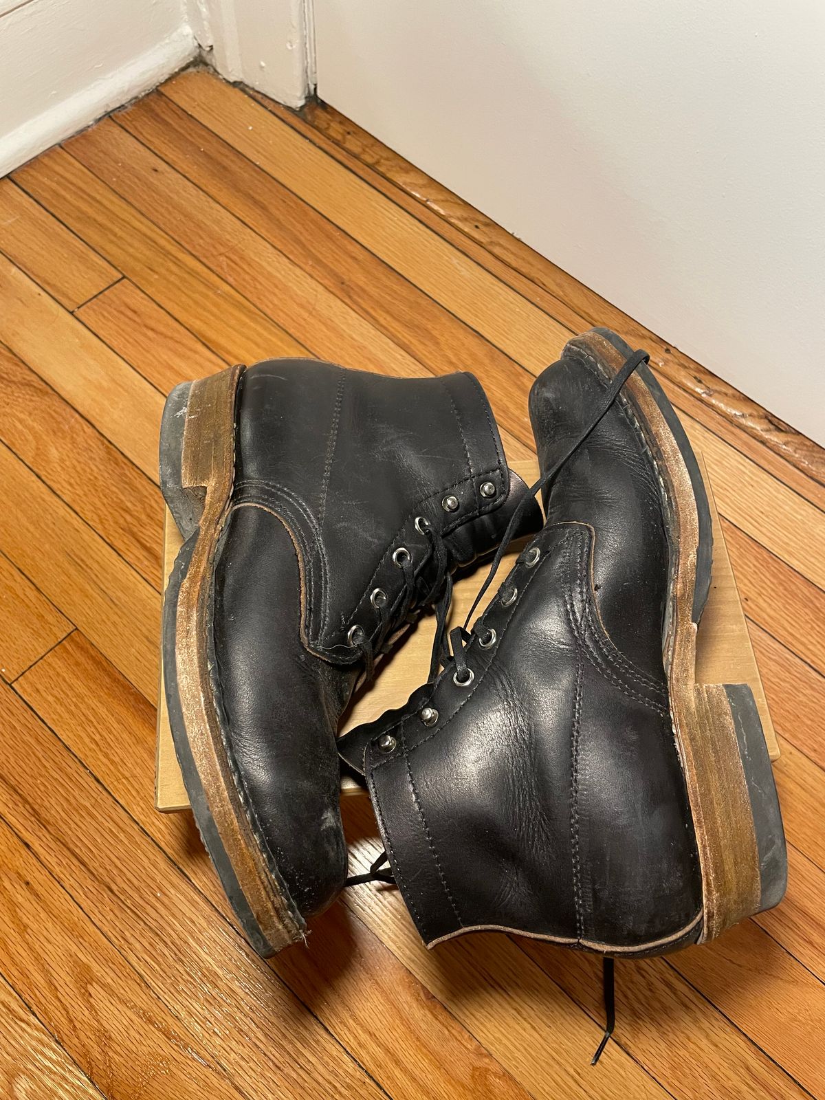 Photo by Kacchan0611 on January 6, 2026 of the White's Semi-Dress in Seidel Black Double Shot.