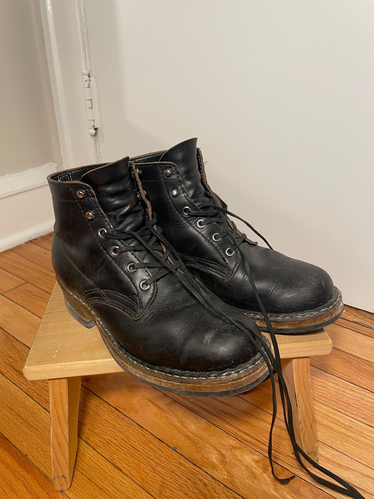 Photo by Kacchan0611 on January 6, 2026 of the White's Semi-Dress in Seidel Black Double Shot.