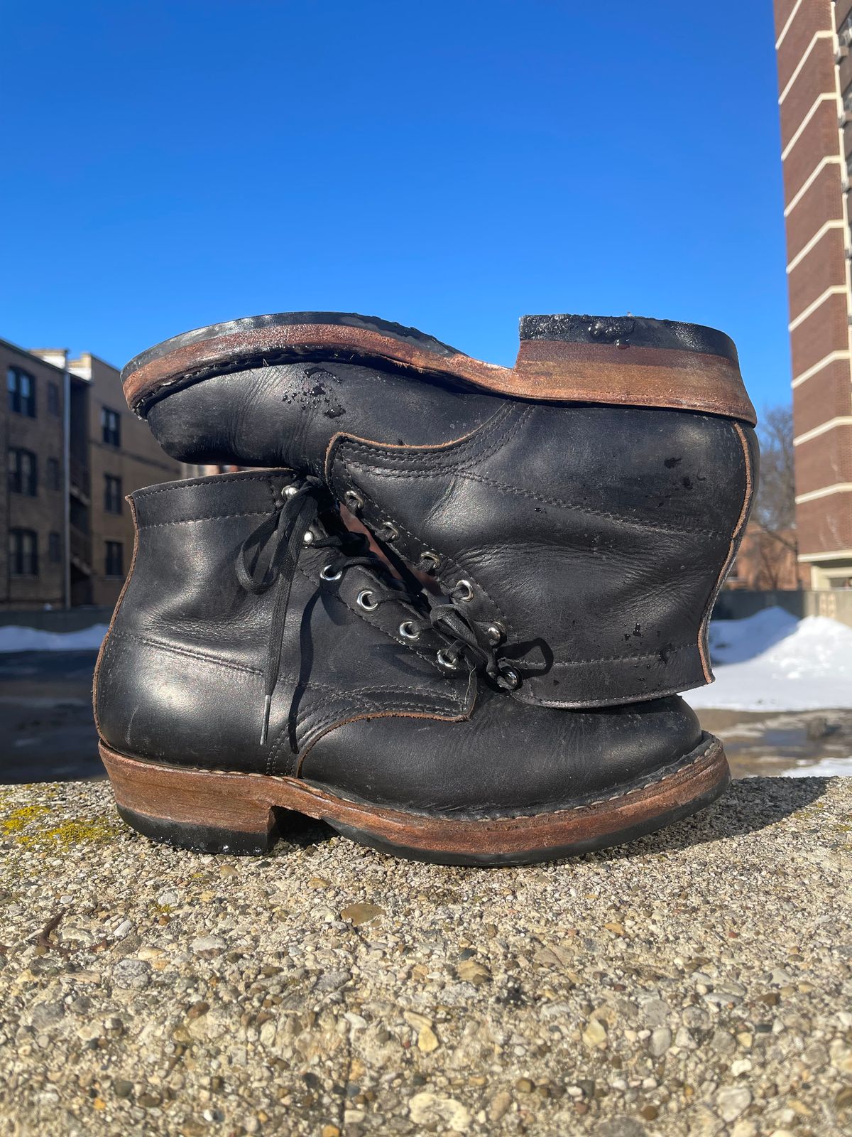 Photo by Kazukifilm1993 on February 1, 2026 of the White's Semi-Dress in Seidel Black Double Shot.