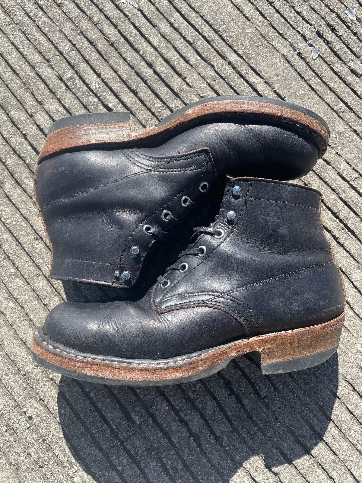 Photo by KazukifromJapan1993 on March 1, 2026 of the White's Semi-Dress in Seidel Black Double Shot.