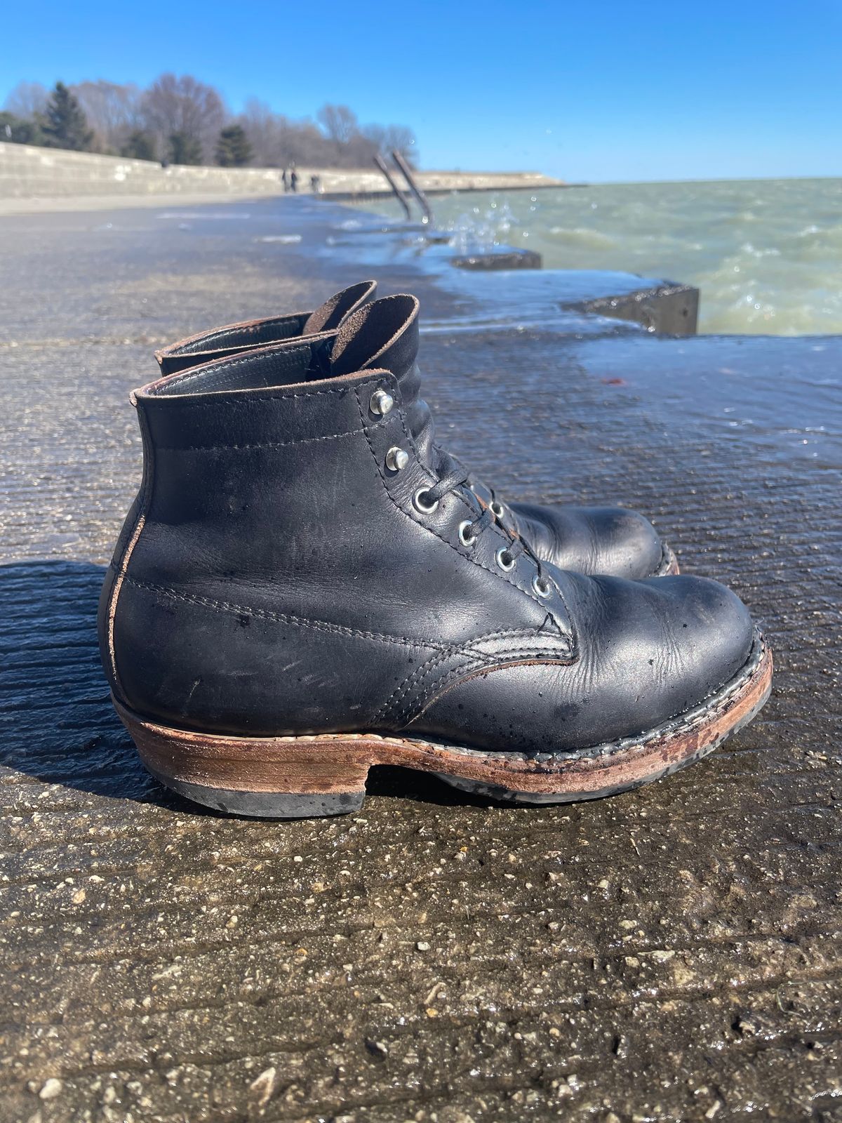 Photo by KazukifromJapan1993 on March 1, 2026 of the White's Semi-Dress in Seidel Black Double Shot.