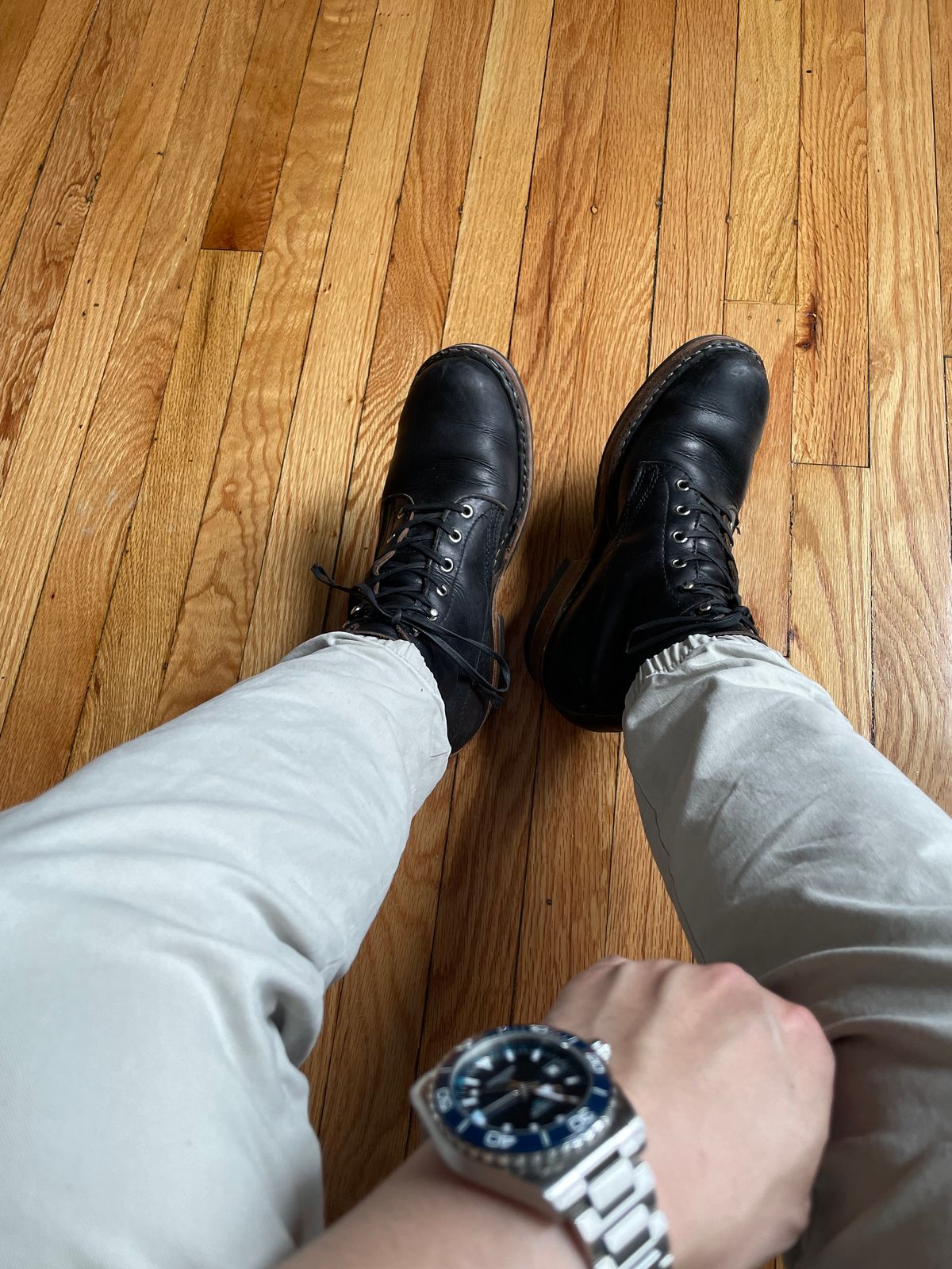 Photo by KazukifromJapan1993 on April 4, 2026 of the White's Semi-Dress in Seidel Black Double Shot.