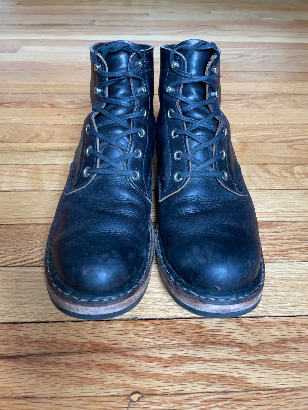 Photo by KazukifromJapan1993 on April 4, 2026 of the White's Semi-Dress in Seidel Black Double Shot.