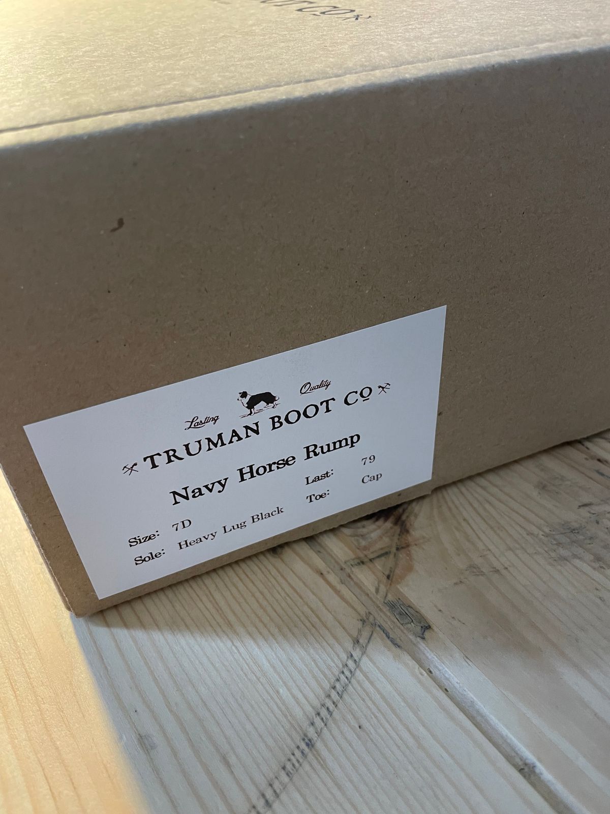 Photo by Kacchan0611 on October 28, 2024 of the Truman Cap Toe Boot in Navy Horse Rump.