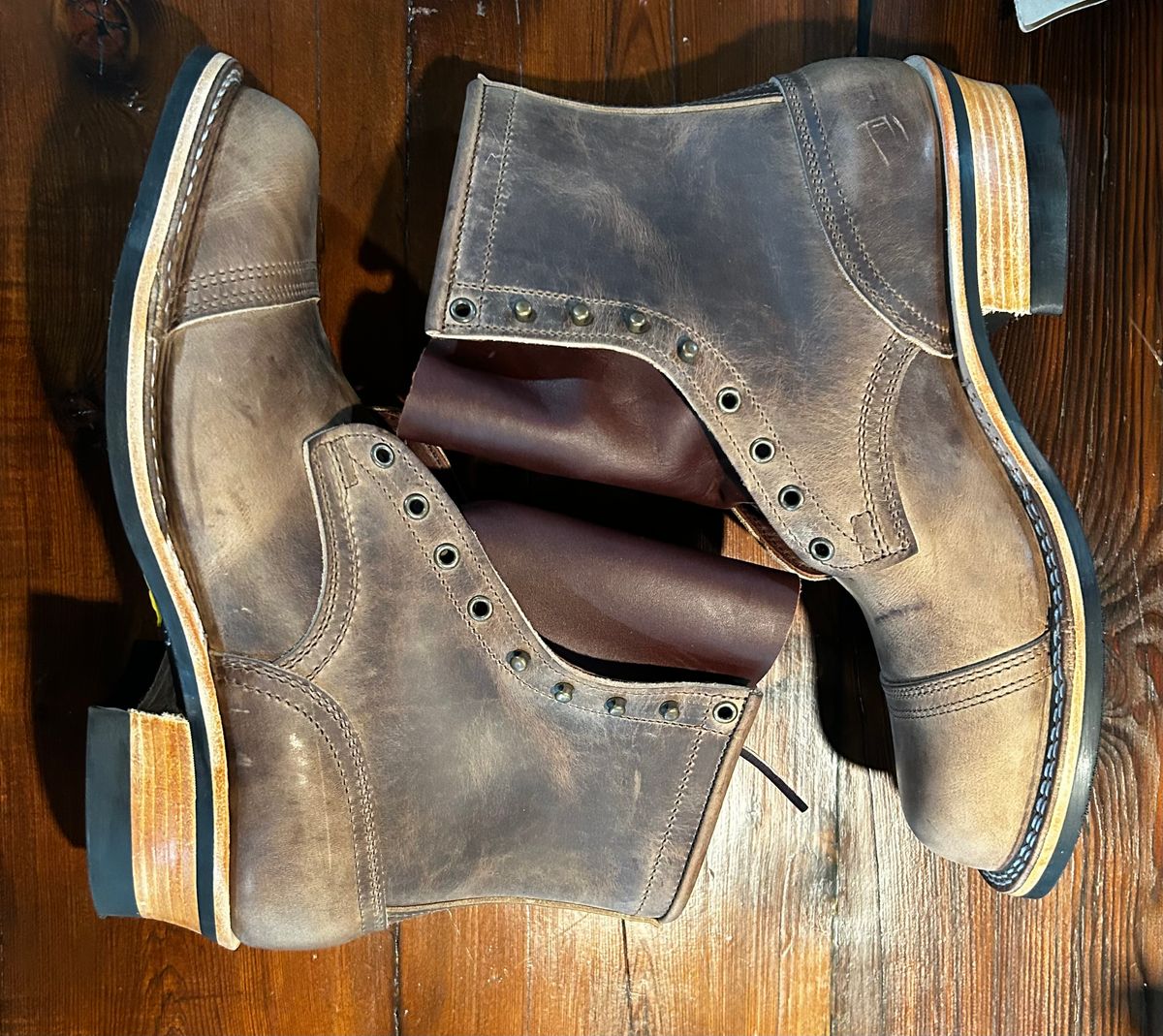 Photo by dyl on September 13, 2025 of the Nicks Custom Model in Horween Natural Predator.